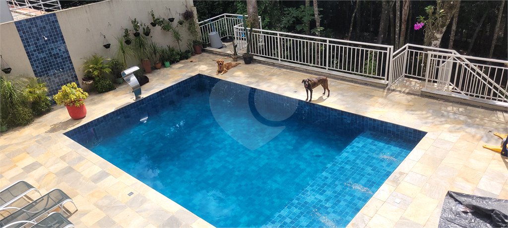 Casa à venda ou para alugar com 3 suítes no condomínio Sausalito, Mairiporã - SP