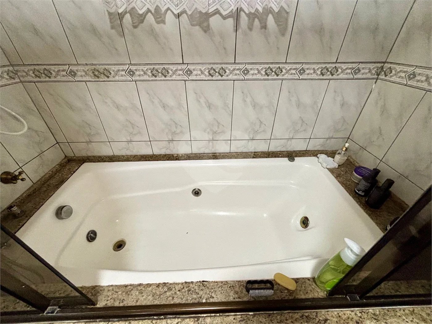 Casa à venda com 4 quartos, sendo 3 suítes, no condomínio Tremembé, São Paulo - SP