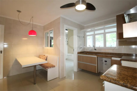 Apartamento à venda com 3 quartos, sendo 1 suíte,  em Vila Uberabinha, São Paulo, SP