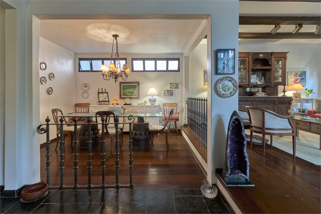 Casa à venda com 4 suítes em Granja Julieta, São Paulo, SP