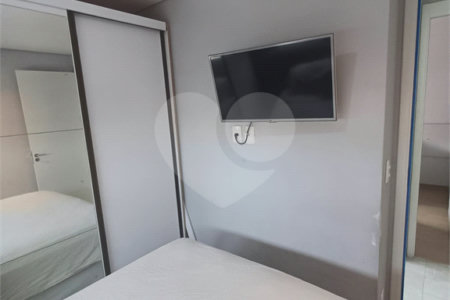 Apartamento à venda com 2 quartos em Parque Industrial Tomas Edson, São Paulo, SP