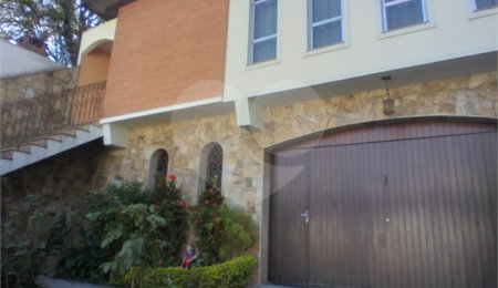 Sobrado à venda com 4 quartos, sendo 2 suítes,  em Tremembé, São Paulo, SP
