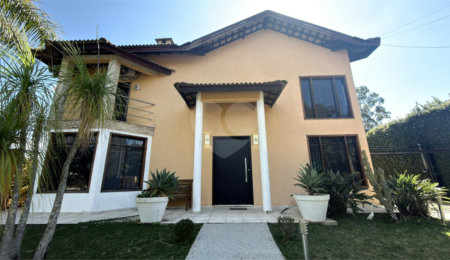 Casa à venda com 4 suítes no condomínio Parque Village Castelo, Itu - SP