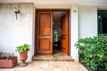 Casa à venda com 3 suítes no condomínio Praça Coronel Fernandes de Lima,47, São Paulo - SP