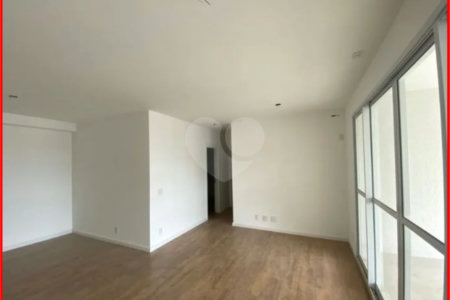 Apartamento à venda com 3 quartos, sendo 1 suíte,  em Vila Andrade, São Paulo, SP
