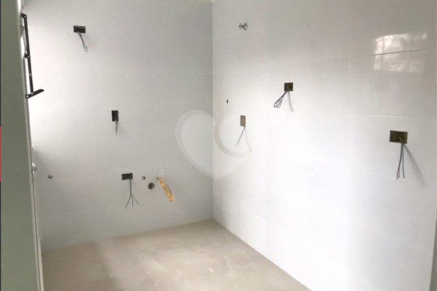 Casa à venda ou para alugar com 2 suítes no condomínio Residence Adelina, São Paulo - SP