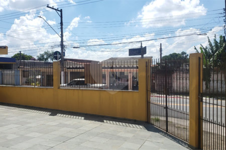Casa Térrea à venda com 3 quartos, sendo 1 suíte,  em Campo Grande, São Paulo, SP