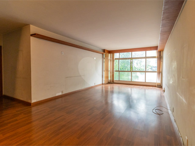 Apartamento à venda com 3 quartos, sendo 1 suíte,  em Higienópolis, São Paulo, SP