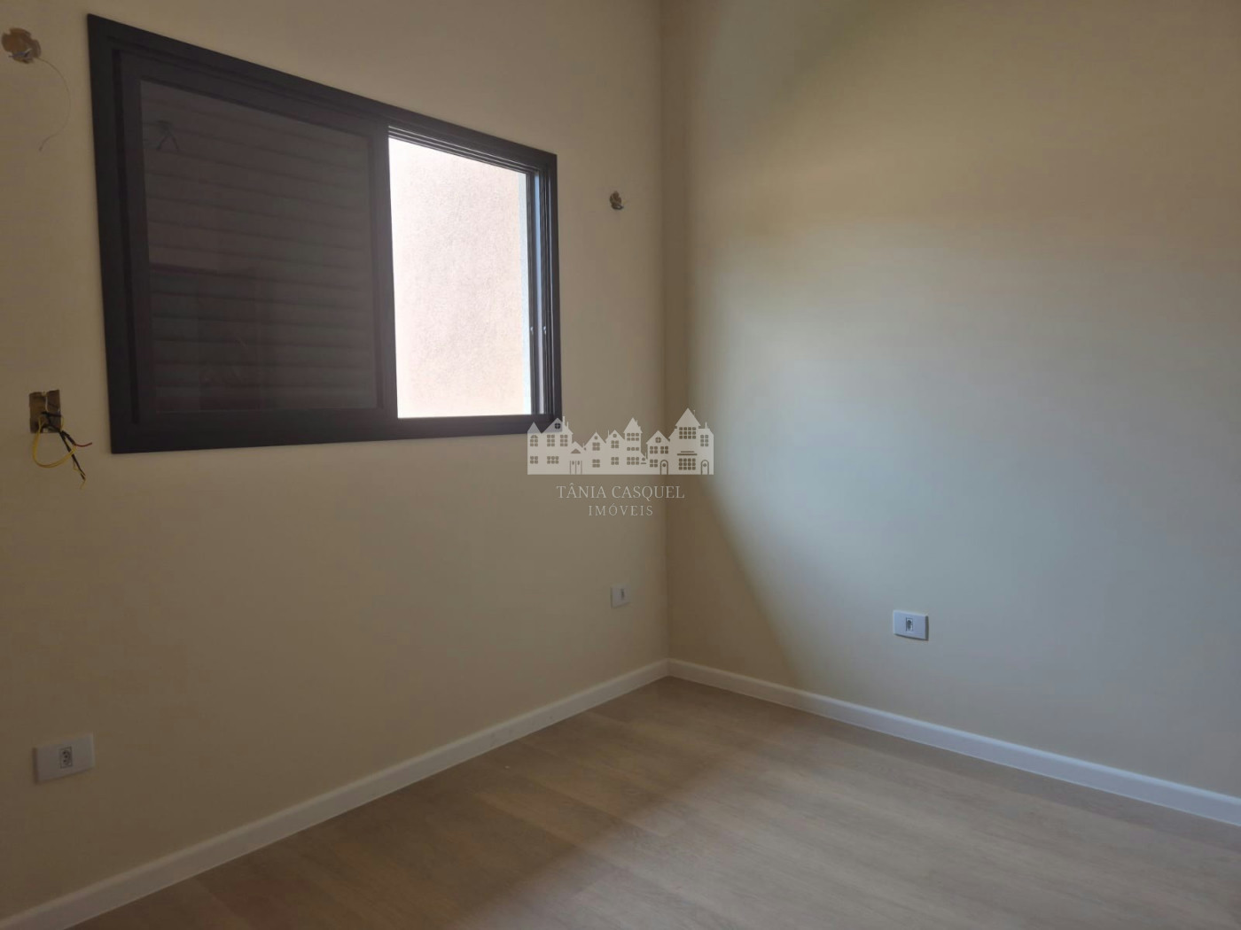 Casa à venda com 3 suítes em Vila Petrópolis, Atibaia, SP