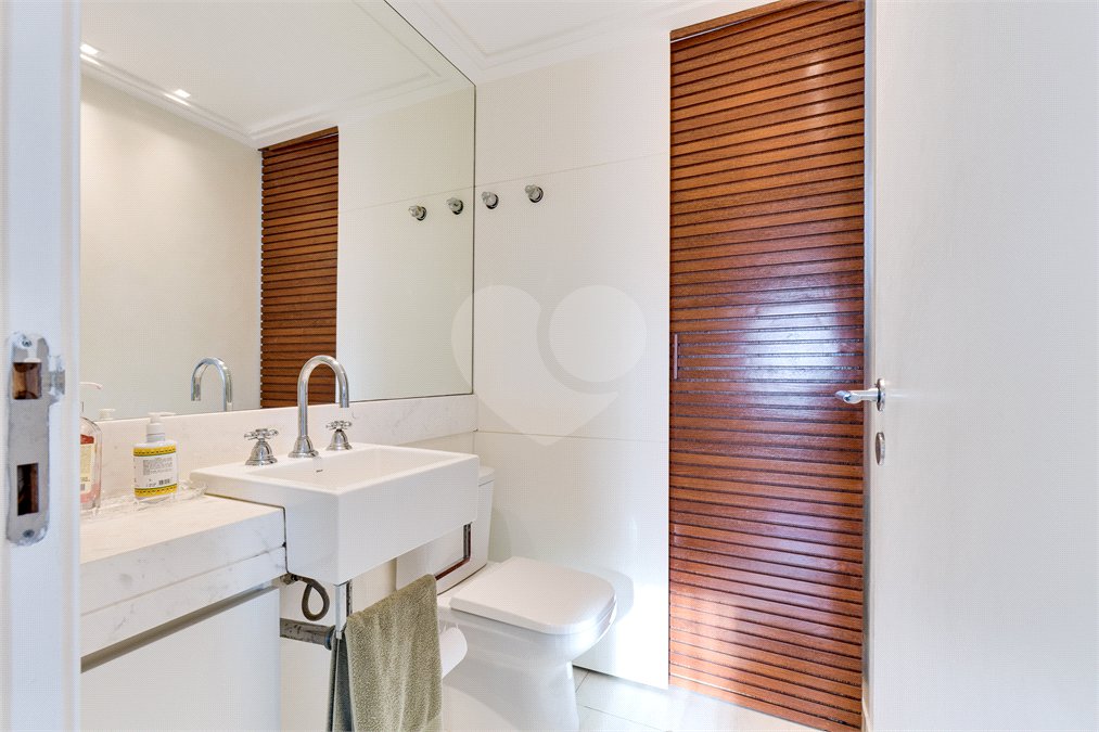 Apartamento à venda com 3 quartos, sendo 2 suítes,  em Jardim Marajoara, São Paulo, SP