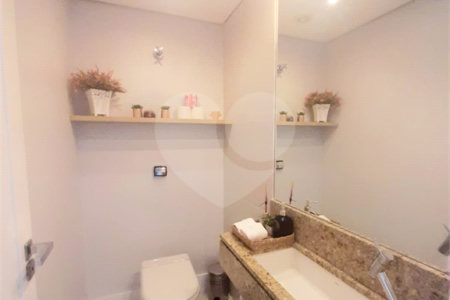 Apartamento à venda com 3 quartos em Moema, São Paulo, SP