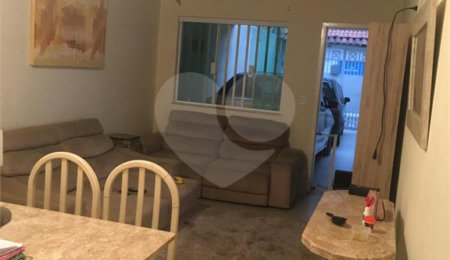 Sobrado à venda com 3 quartos, sendo 1 suíte,  em Jardim Ana Rosa, São Paulo, SP