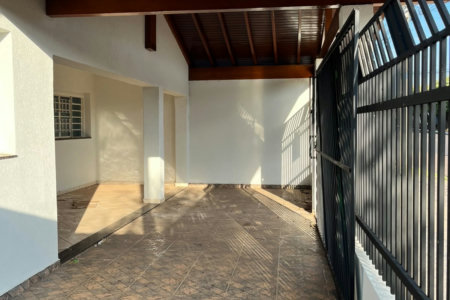 Casa para alugar com 4 quartos, sendo 2 suítes, no Centro, Três Lagoas, MS