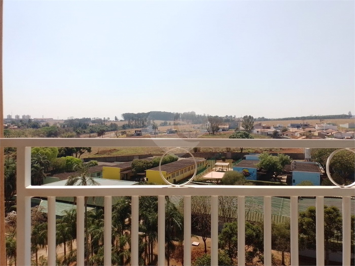 Apartamento a venda com 2 dormitorios sendo 1 suíte