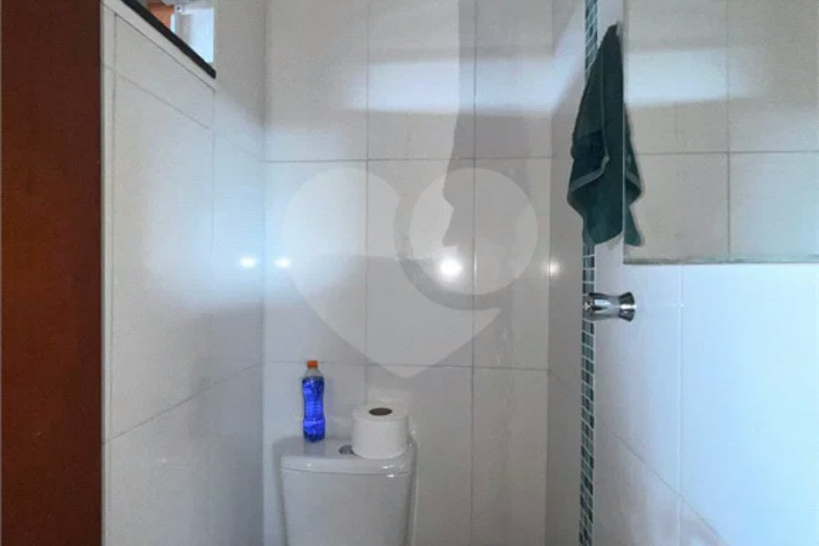 Casa ampla no bairro Terra Rica com 3 pavimentos e excelente estrutura.