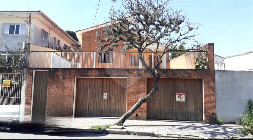 BELA CASA 274 M² C/ 3 QUARTOS 1 SALA 1 COZINHA 3 BANHEIROS 2 VAGAS Para Estacionamento coberta P/ VENDA NA V N Cachoeirinha