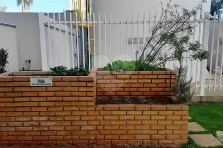 Apartamento à venda no condomínio Parque das Acácias.