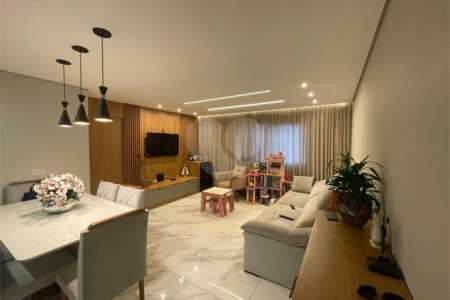 Apartamento com 70m², 3 dormitórios, 1 suíte, 1 vaga, à venda na Vila Guilherme.