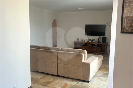 Cobertura penthouse com 486 m², 5 dormitórios e 2 vagas em ótima localização