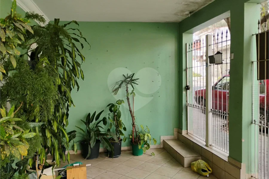 Vende-se sobrado de 3 andares na Vila Santa Catarina