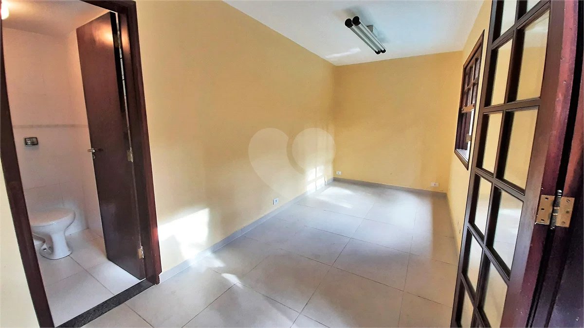 Sobrado à venda ou para alugar com 3 quartos, sendo 2 suítes, em Brooklin, São Paulo, SP