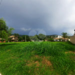 Lindo terreno de 450m², localizado no Condomínio Vilaggio Caprirccio