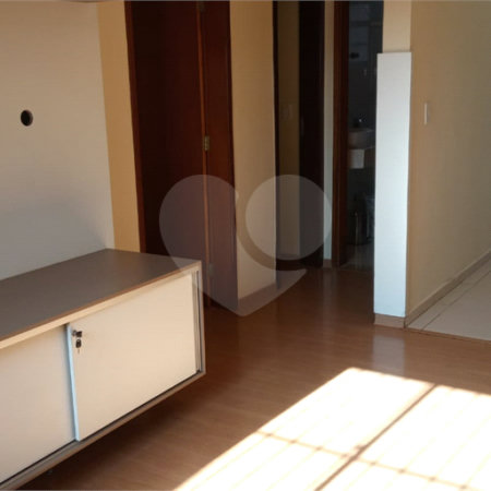 Linda casa em condomínio fechado com 2 Dormitórios.