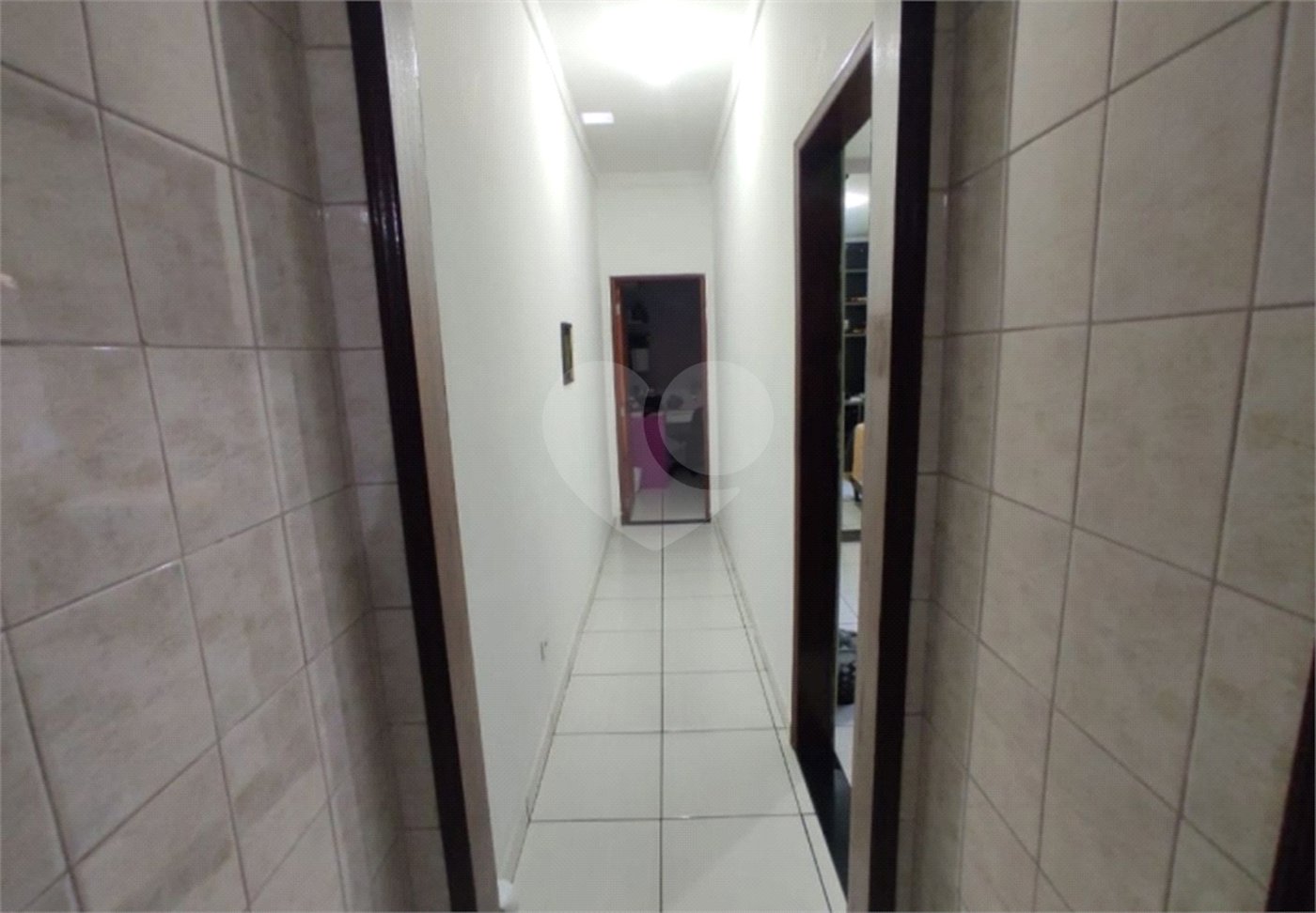 CASA A VENDA NO BAIRRO NOVO HORIZONTE COM 200M², 4 DORMITÓRIOS, 2 BANHEIROS, 2 VAGAS, SJC