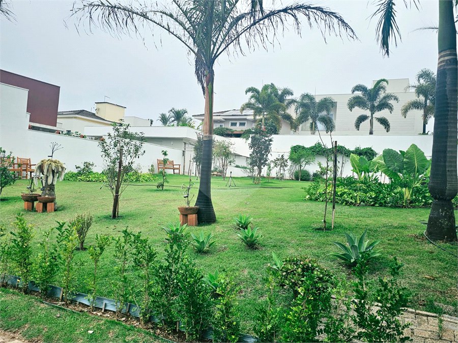 Casa á venda no condomínio Damha I