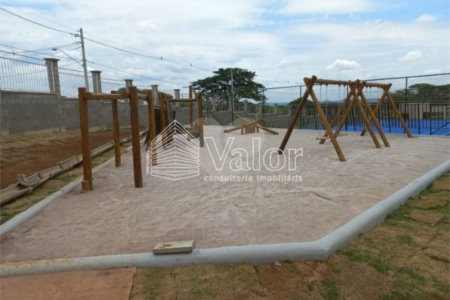 Terreno plano no Condomínio Villeneuve, com 250,00 m² de área total.