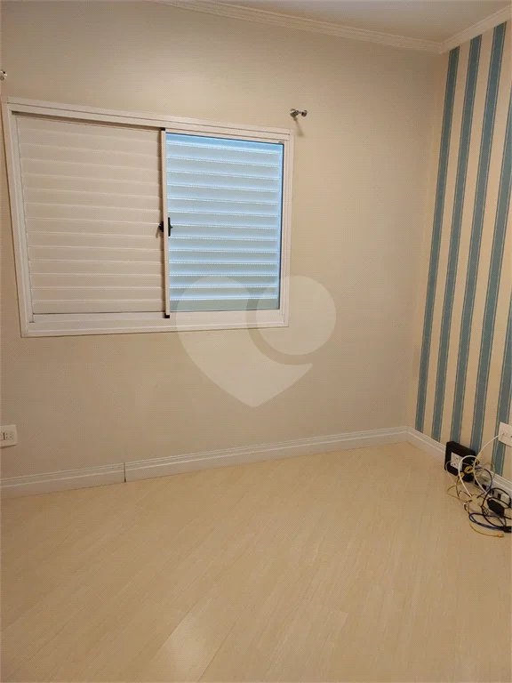 Sobrado á venda com 102m²- Vila Bertioga.
