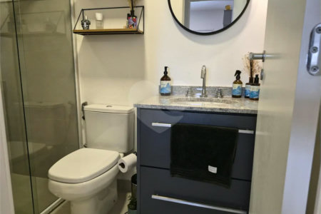 Oportunidade na Vila Leopoldina!! Apartamento com dois dormitórios, sendo uma suíte, dois banheiros, e com duas vagas.