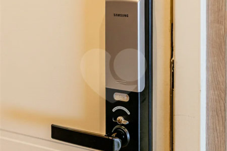 Apartamento totalmente mobiliado com ar-condicionado localizado no coração do Brooklin!!!