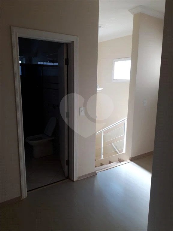 Sobrado à venda com 3 quartos, sendo 1 suíte,  em Condomínio Residencial Terras do Caribe, Valinhos, SP