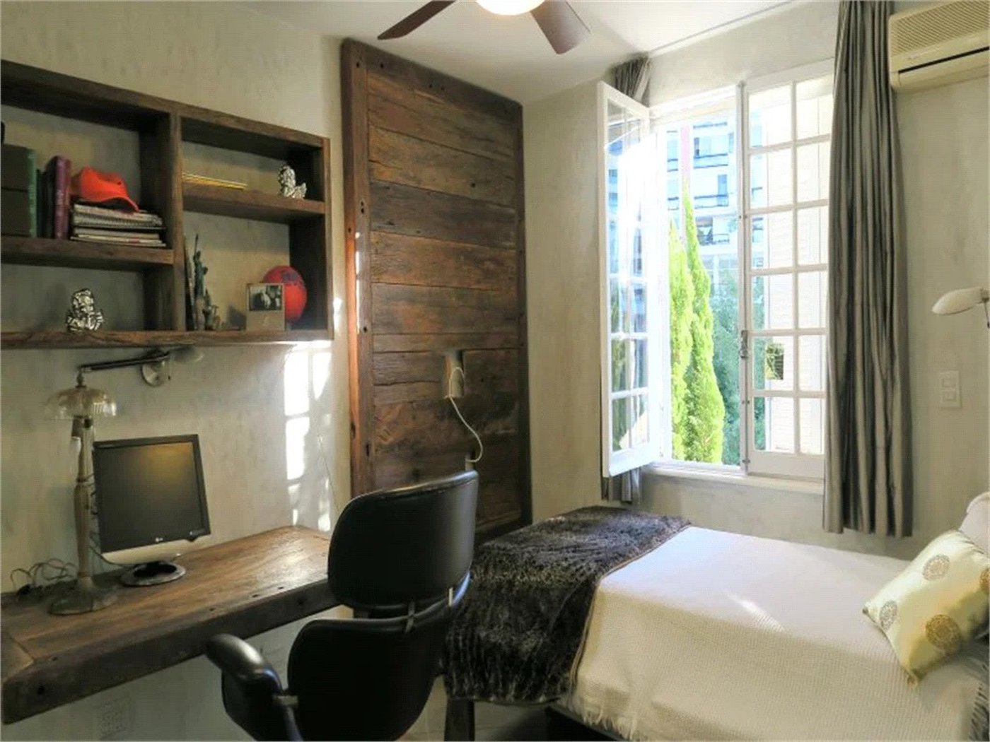 Casa à venda com 4 quartos, sendo 3 suítes,  em Morumbi, São Paulo, SP