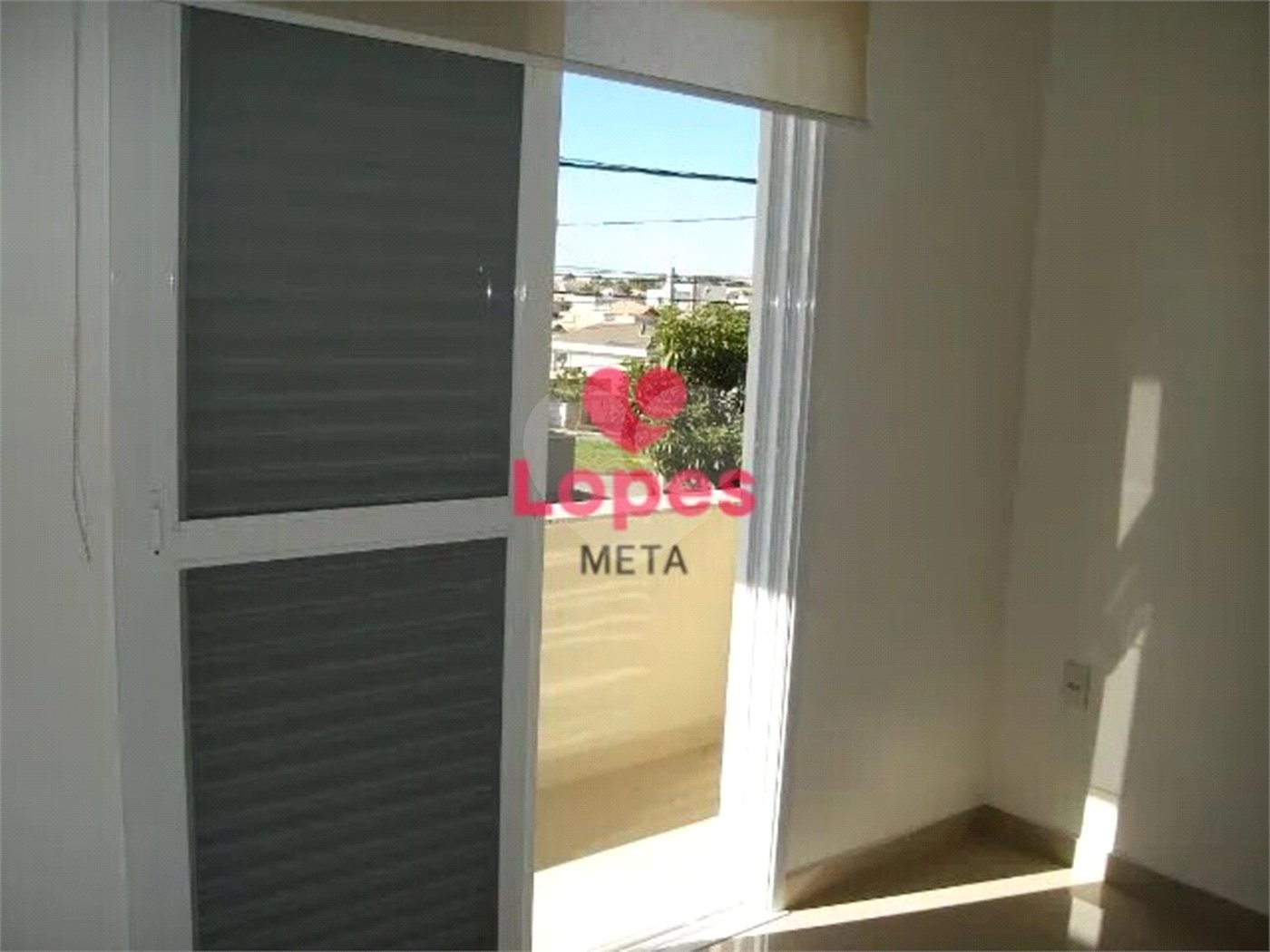 CASA A VENDA COM 300M², 3 DORMITORIOS, 4 BANHEIROS, 2 VAGAS - FLORADAS DO PARATEY - SÃO JOSÉ DOS CAM