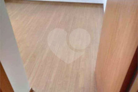Apartamento no Condomínio Monte Athos.