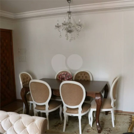 Apto na Mooca de 76m², com 2 dorms, 1 vaga, 1 suíte. Estuda permuta.