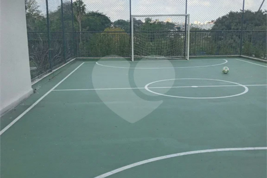 Apartamento 3 dormitórios, região do Campo Belo. Condomínio com laser completo.