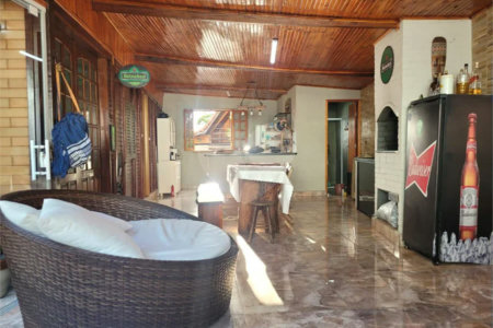Chalé à venda em Atibaia 140m²– Condomínio fechado com lazer completo