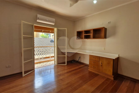 Casa sofisticada à venda em bairro nobre de Atibaia | 3 dormitórios | 408 m²