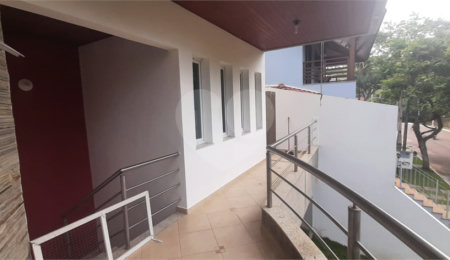 Sobrado à venda com 4 quartos, sendo 1 suíte,  em Villaggio Capríccio, Louveira, SP