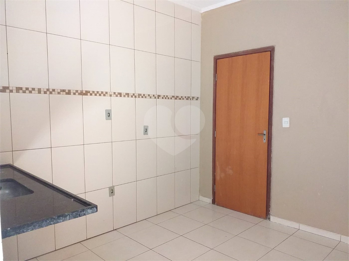 Casa térrea para venda, na cidade de Araraquara/SP.