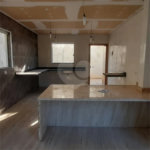 Casa nova na Serra da Cantareira com 3 suítes