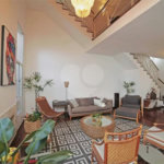 Casa à venda ou para alugar com 5 quartos, sendo 3 suítes, no condomínio Villa Florida, São Paulo - SP