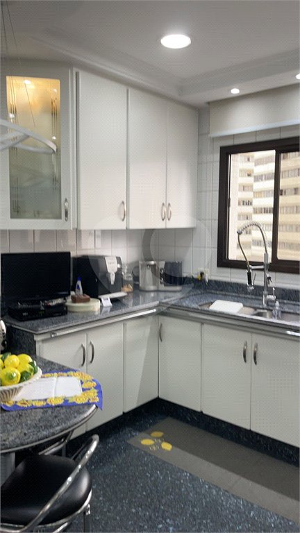 Apartamento com terraço 385m² 03 dormitórios sendo 2 suítes 5 vagas..Estuda Permuta.