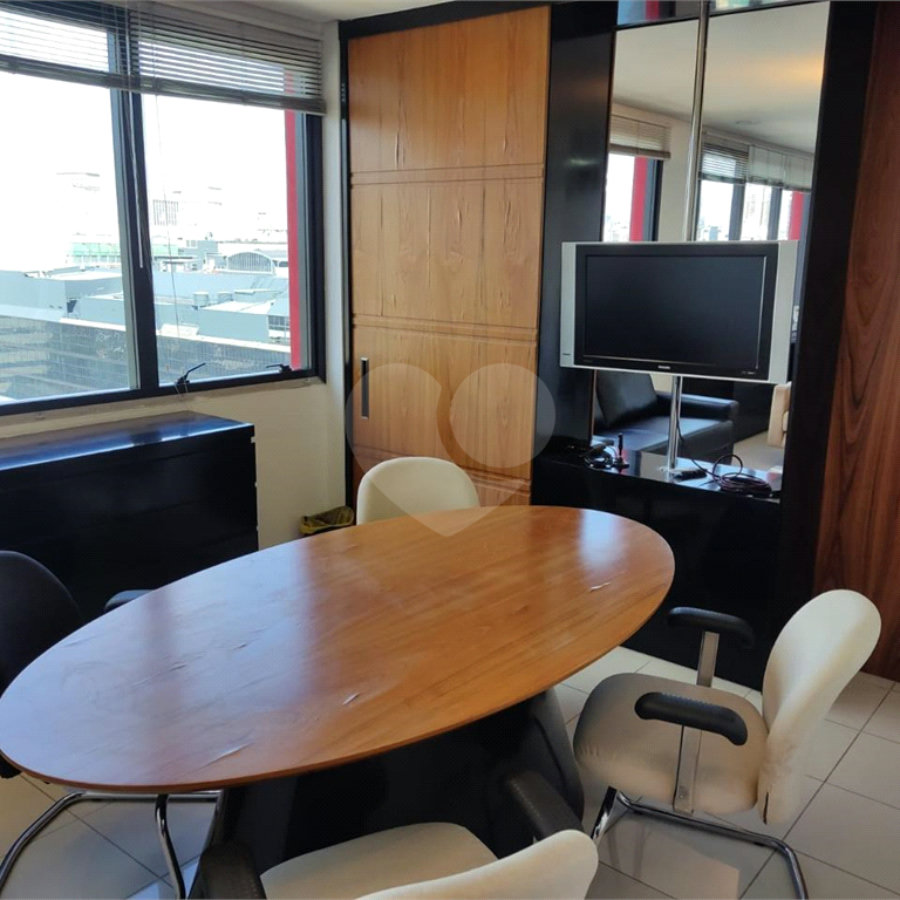 Sala comercial com 160m² , 4 vagas , à venda em Pinheiros.