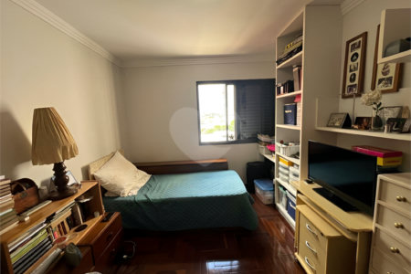 Apartamento à venda com 3 quartos, sendo 1 suíte, em Santo Amaro, São Paulo, SP