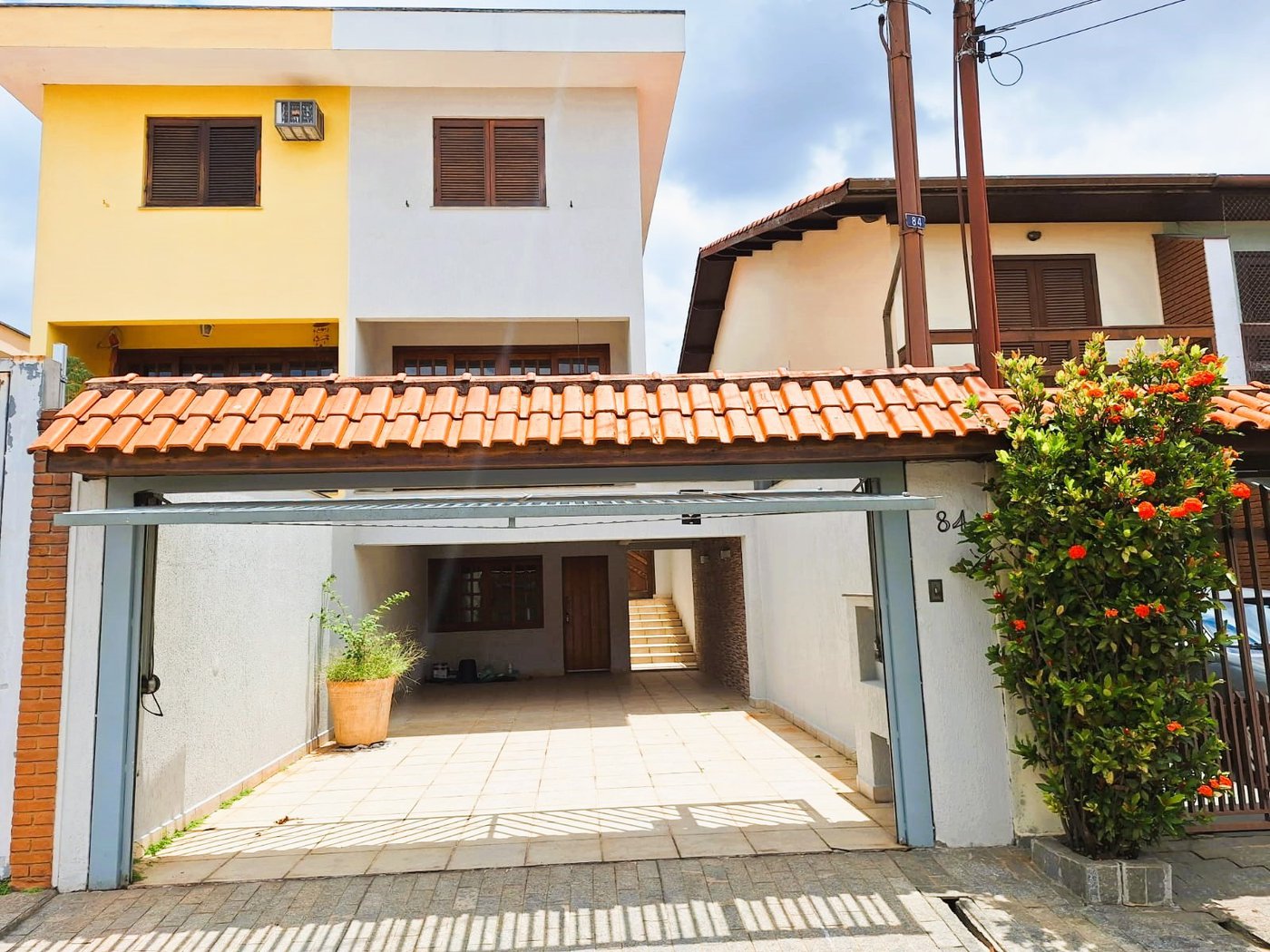 Casa à venda com 4 suítes, sendo 1 suíte externa, no Jardim Bonfiglioli, São Paulo - SP