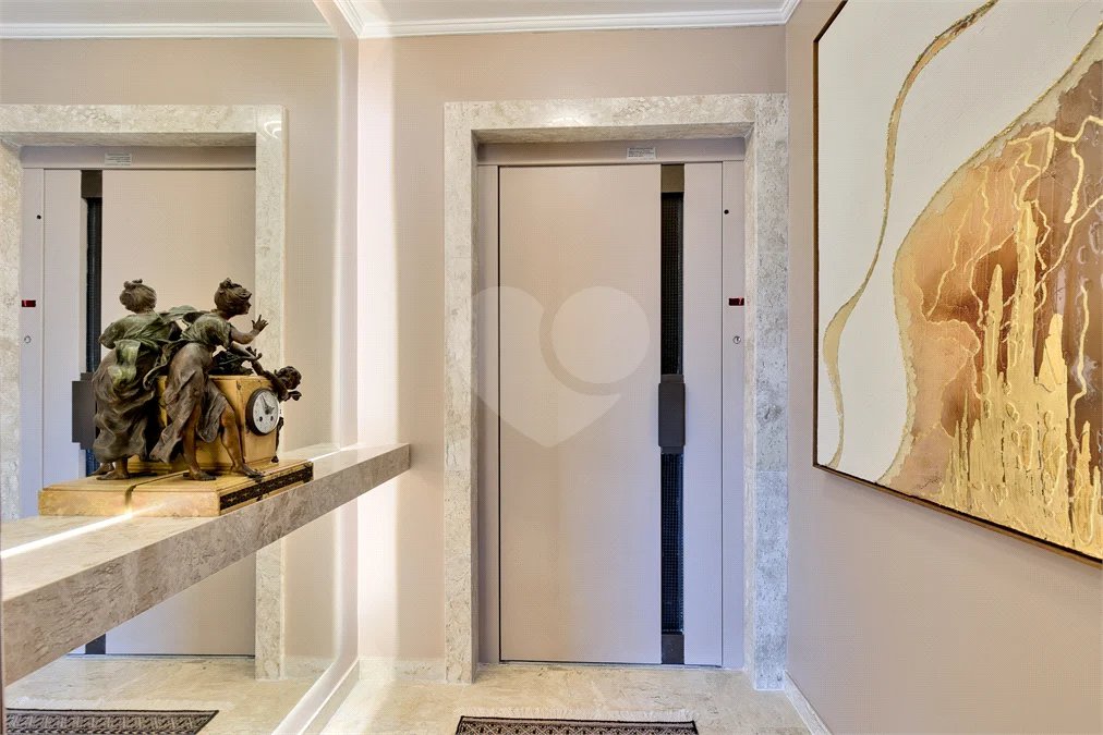 Apartamento à venda com 3 quartos, sendo 1 suíte, em Jardim Marajoara, São Paulo, SP